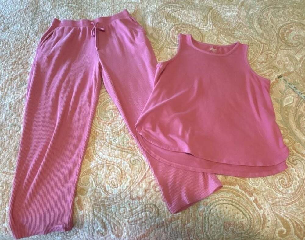 EUC Lands' End women’s Ribbed Lounge Set Tank Top & Pants - Pink, medium petite